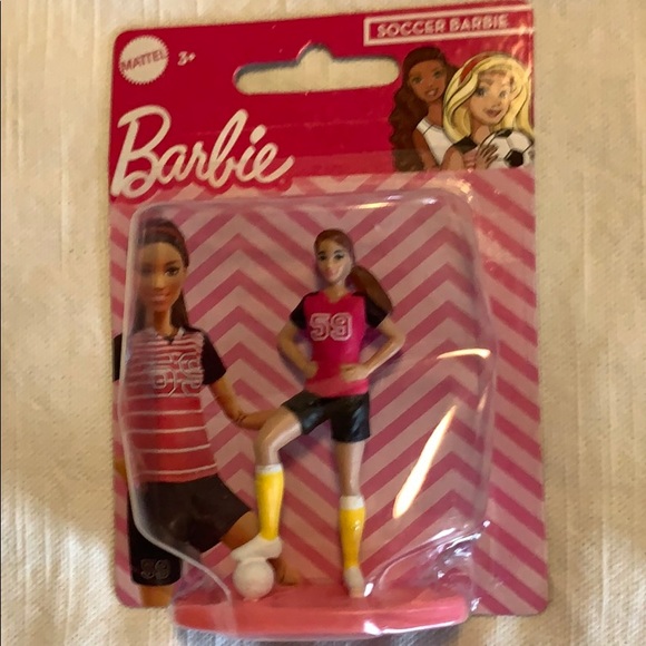 Barbie figures 4 figures total - Picture 3 of 5